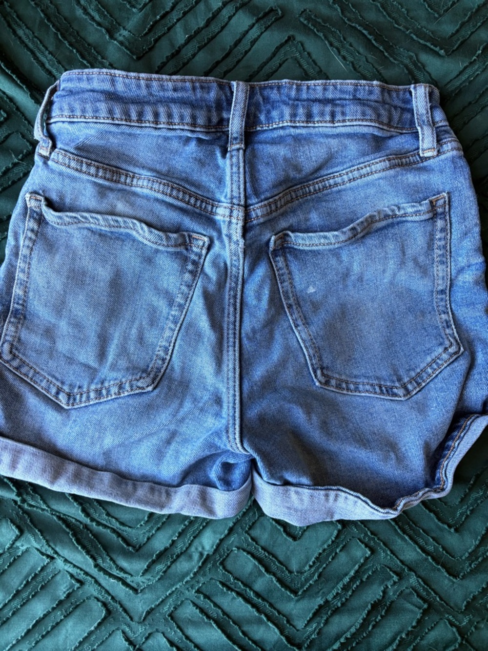 Old Navy Light Blue Cuffed Denim Shorts - Women - Picture 3 of 3
